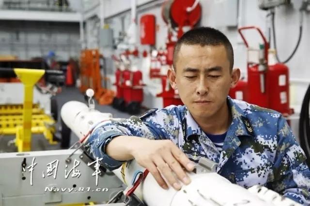 航母男神集體曝光