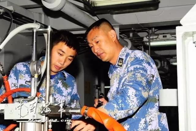 航母男神集體曝光