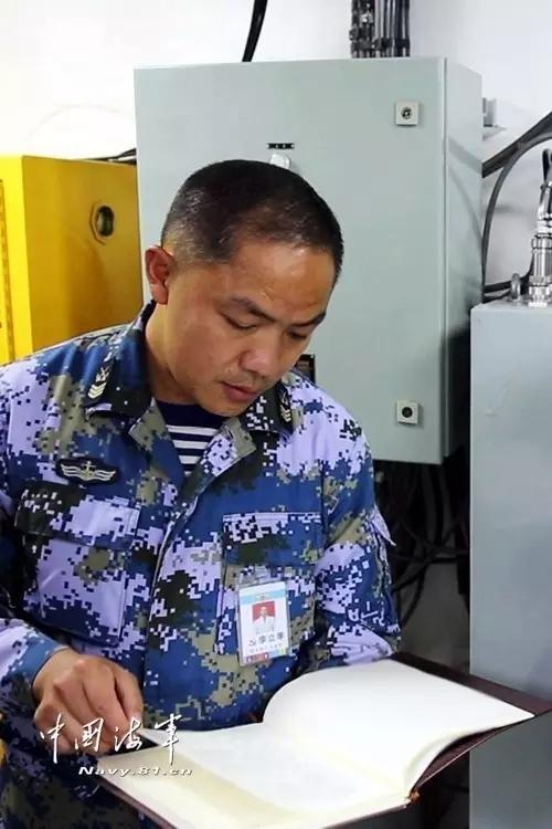 航母男神集體曝光