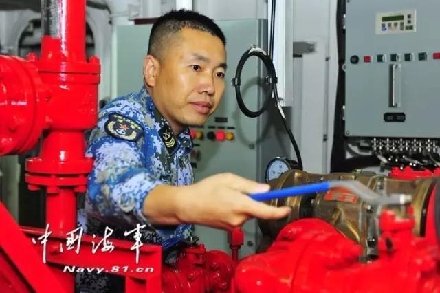 航母男神集體曝光