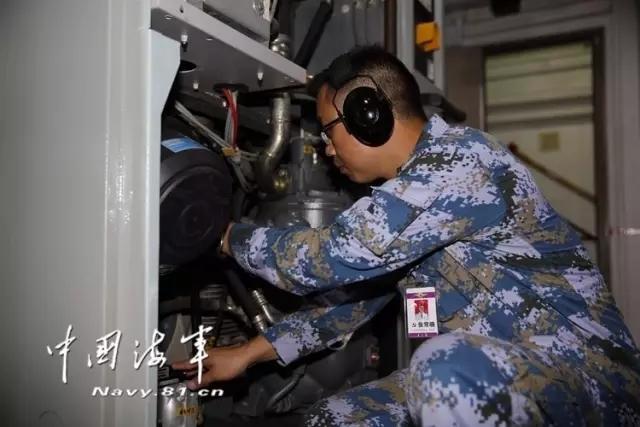 航母男神集體曝光