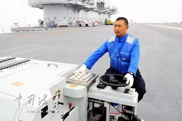 航母男神集體曝光