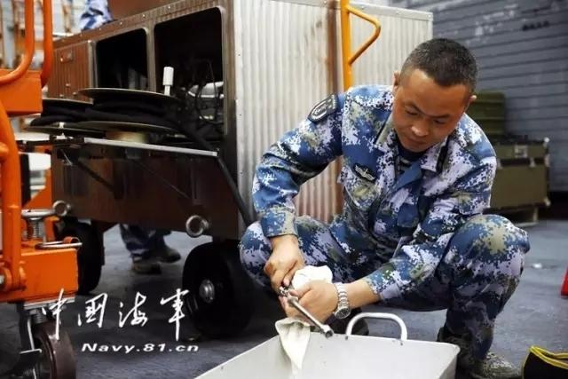 航母男神集體曝光