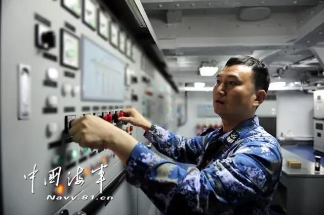 航母男神集體曝光