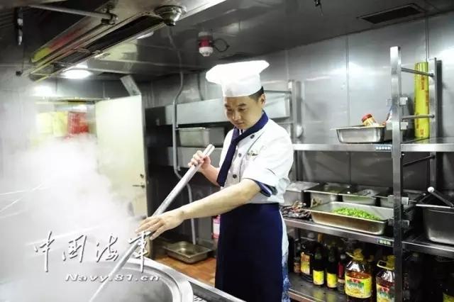 航母男神集體曝光