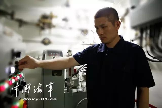 航母男神集體曝光