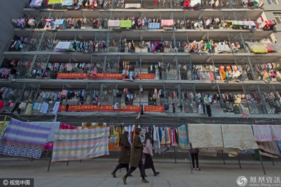 女生宿舍曬被壯觀