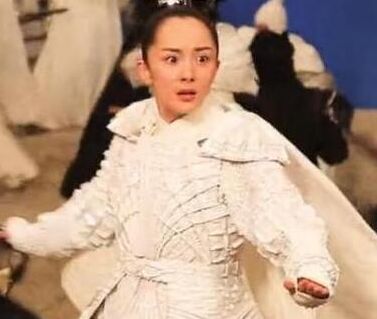 楊冪發際線被吐槽