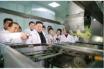 金正恩視察泡菜廠 金正恩還能干點正事嗎
