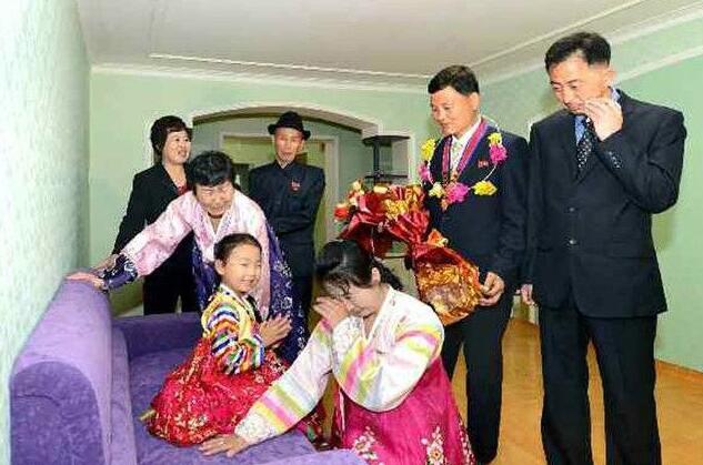 金日成大學分新房