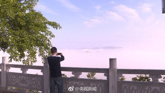 重慶現(xiàn)平流霧美景