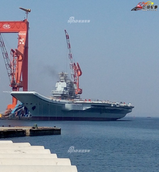 國產航母冒黑煙