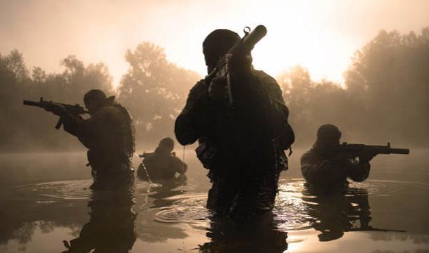 英特種部隊遭埋伏彈盡糧絕 拼刺刀沖鋒共殺32人