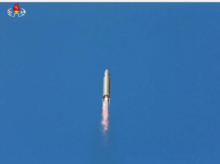 朝鮮深夜試射導彈