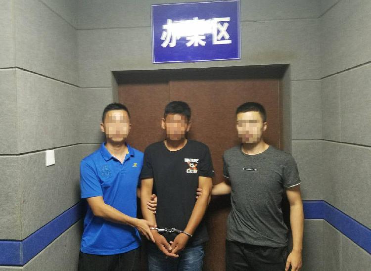 夫妻熟睡兒子被綁