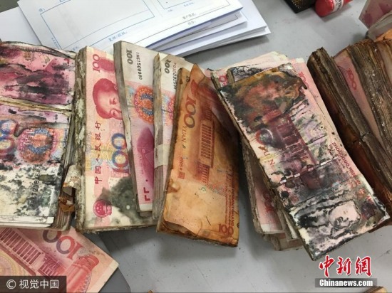 20萬現(xiàn)金床下放3年