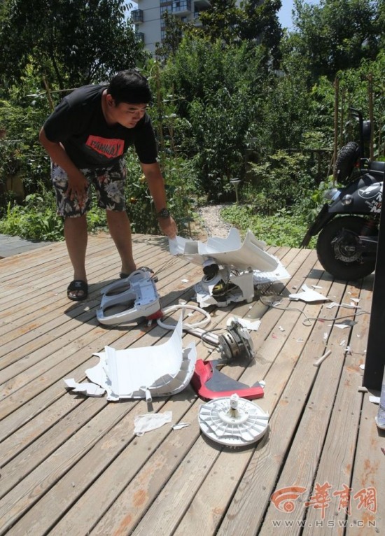 高樓天降洗衣機(jī)