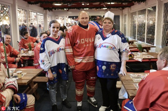 普京出戰(zhàn)冰球賽