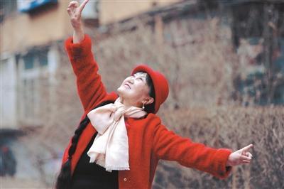 75歲奶奶被叫小妹