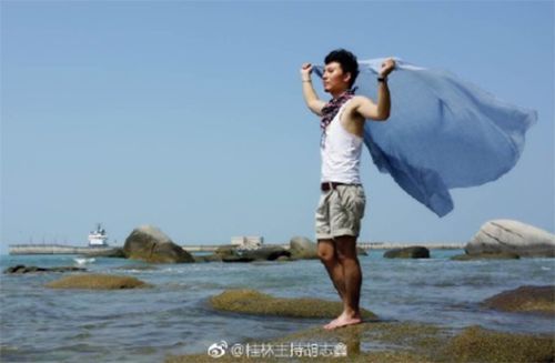 阿姨7條絲巾照相