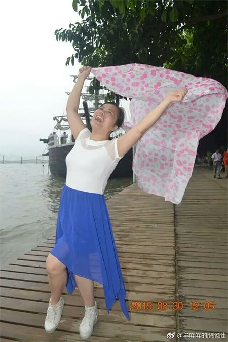 阿姨7條絲巾照相