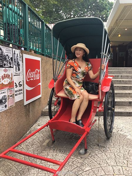 阿姨7條絲巾照相