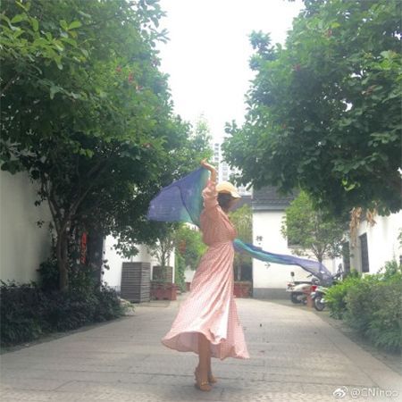 阿姨7條絲巾照相