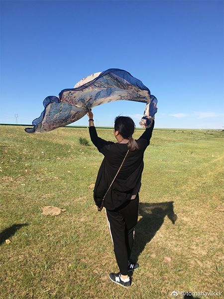 阿姨7條絲巾照相