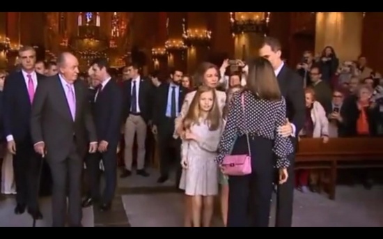 太后王后當眾推撞