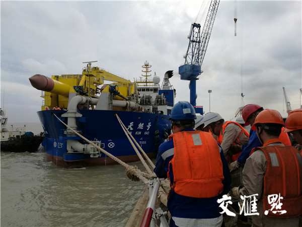 造島神器首次海試 天鯤號絞吸船