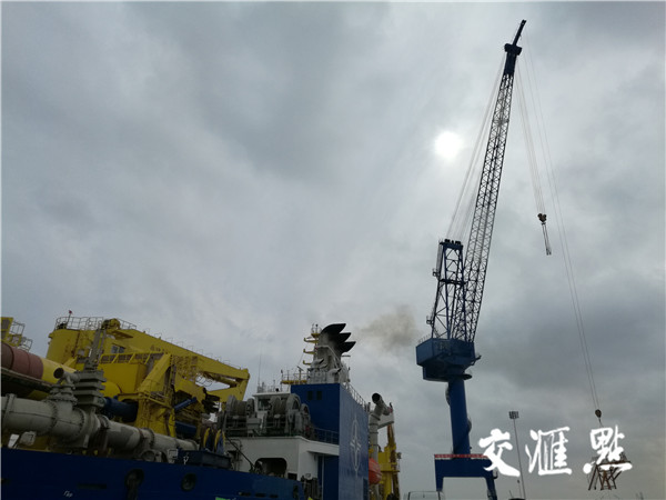 造島神器首次海試 天鯤號絞吸船