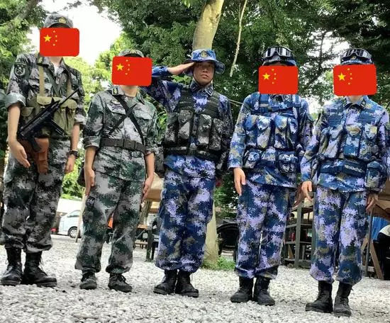 日本民眾扮解放軍