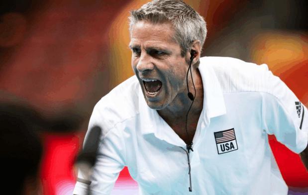 中國女排戰(zhàn)勝美國隊 李盈瑩立功