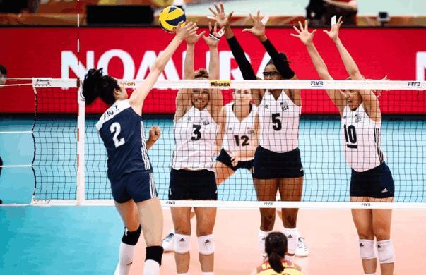 中國女排戰(zhàn)勝美國隊 李盈瑩立功