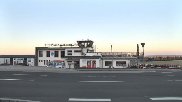 德國(guó)飛機(jī)開(kāi)進(jìn)人群造成3人死亡5人受傷