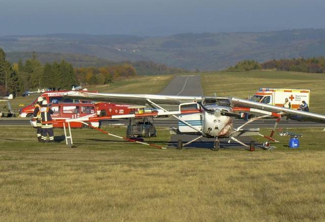 德國(guó)飛機(jī)開(kāi)進(jìn)人群造成3人死亡5人受傷