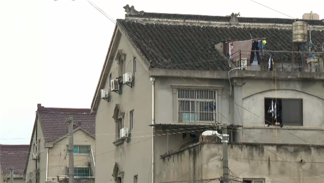 床前出現陌生男子