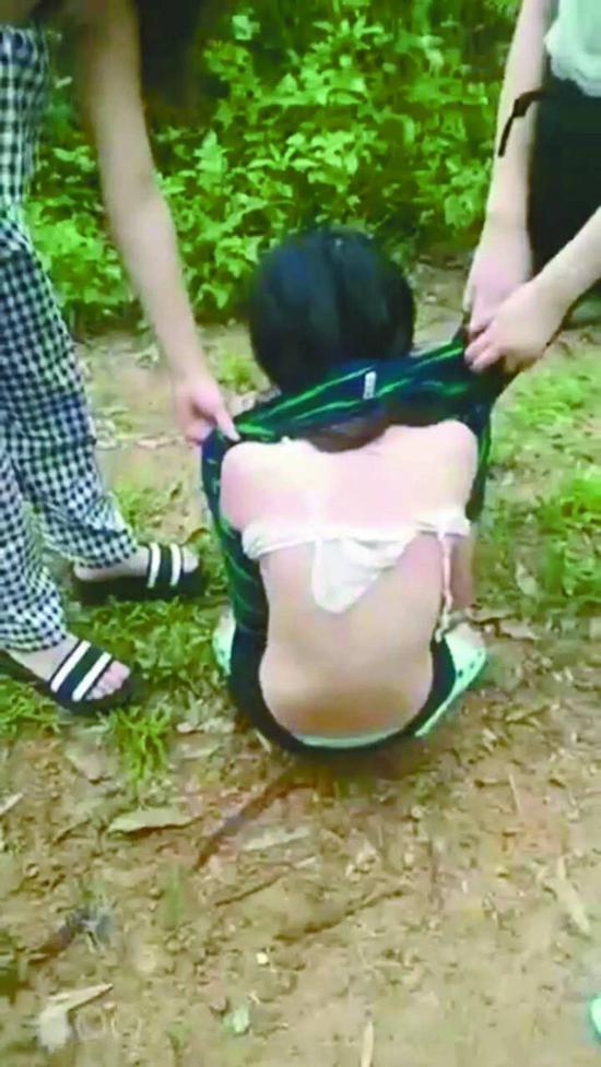 媒體評(píng)少女遭圍毆