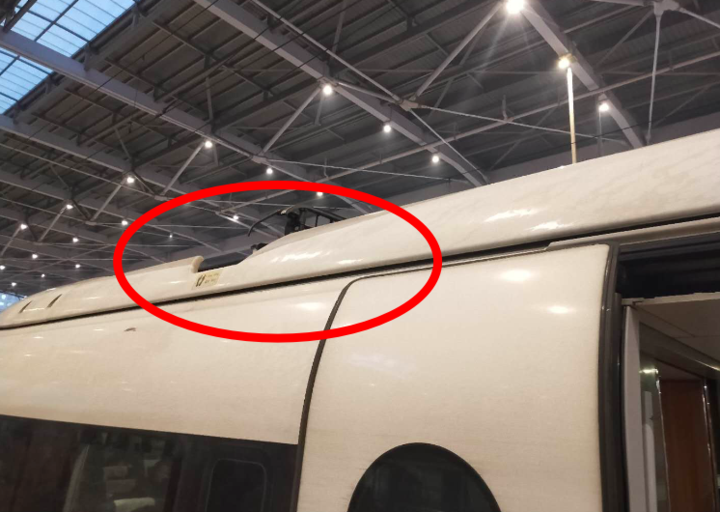 溫州動車閃現火花