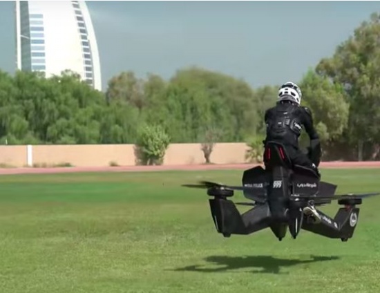 飛行摩托升空5米