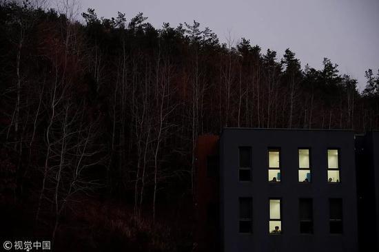 花錢蹲監獄放松