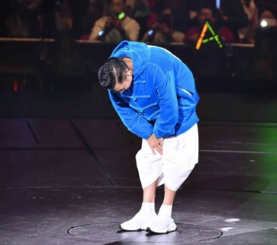 劉德華哭著道歉