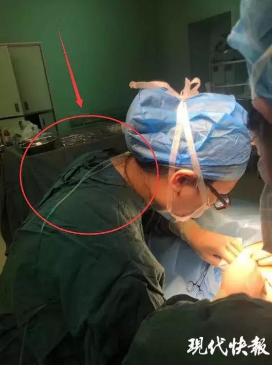 醫生邊吸氧邊手術 常州二院女醫生楊梅