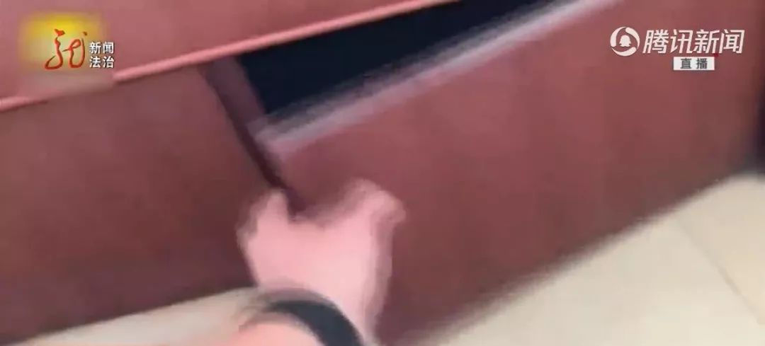 床下現(xiàn)隔壁女鄰居