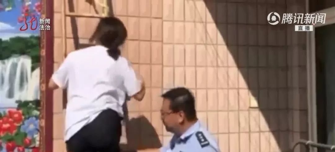 床下現(xiàn)隔壁女鄰居