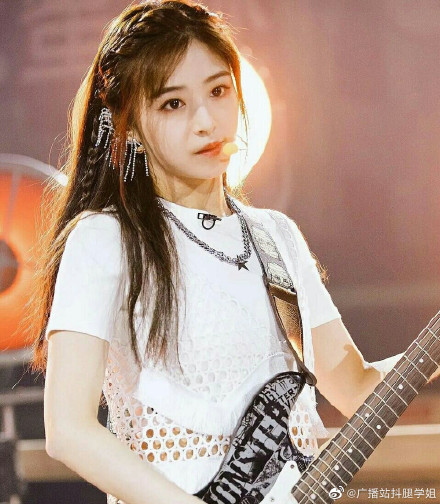 張含韻觀眾喜愛度倒數第一 乘風破浪的姐姐