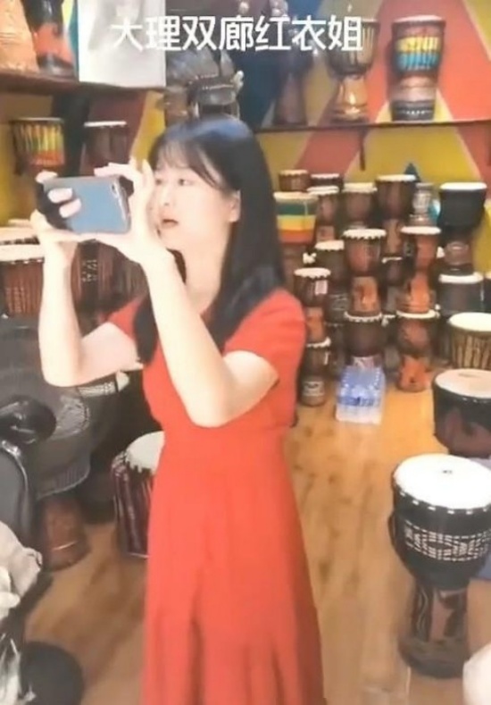 大理罵游客窮鬼女店員道歉