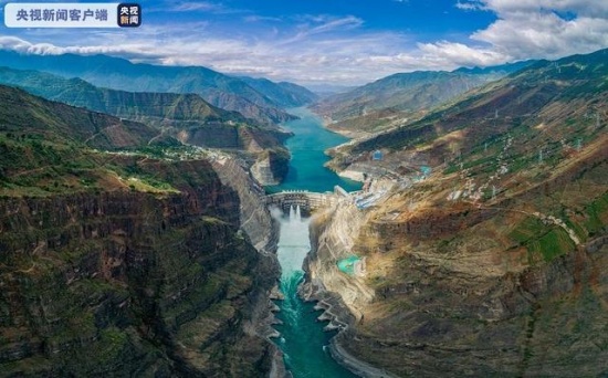 白鶴灘水電站首批機組正式投產發電