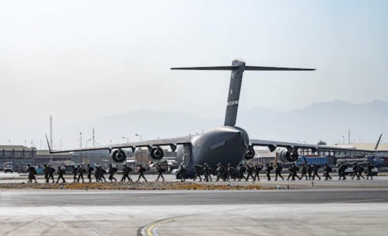 美國招募商業航空公司幫助運送阿富汗撤離人員