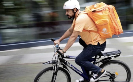 阿富汗前部長在德國送外賣畫面曝光